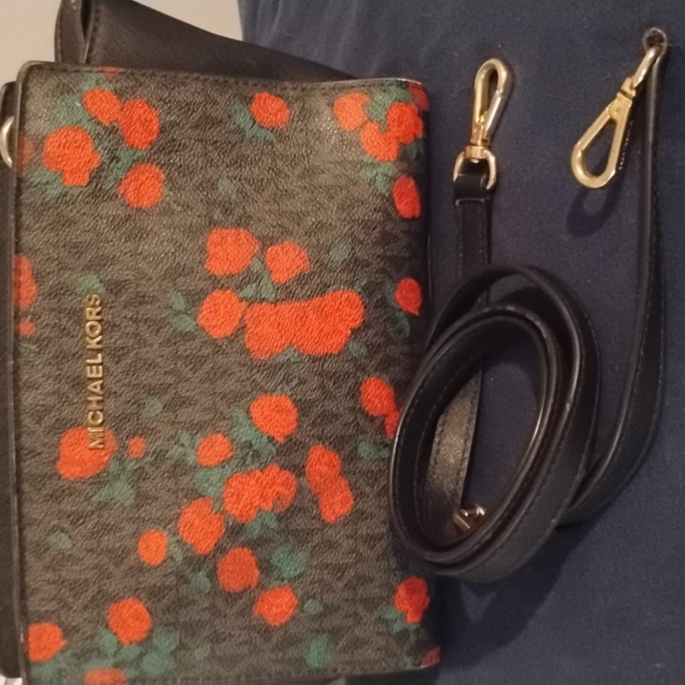 MICHEAL KORS ROSE CROSSBODY - Picture 11 of 11